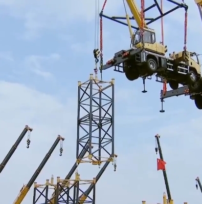 大吊車吊大吊車,這并不是繞口令…