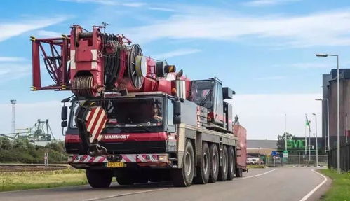 全球最富有吊裝公司 買吊車算什么？3000噸起重機我們自己做！